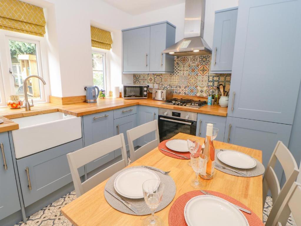 Tower Street Cottage 3