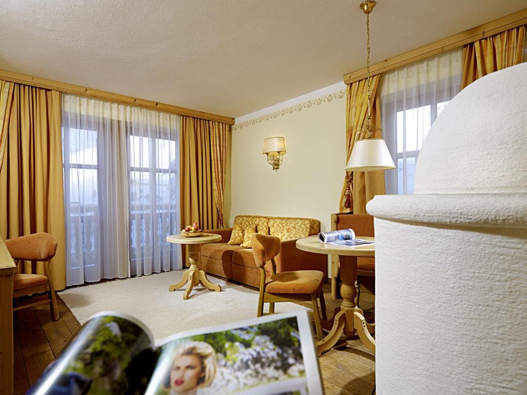 Posezení v ubytování Natur-&Alpinhotel Post