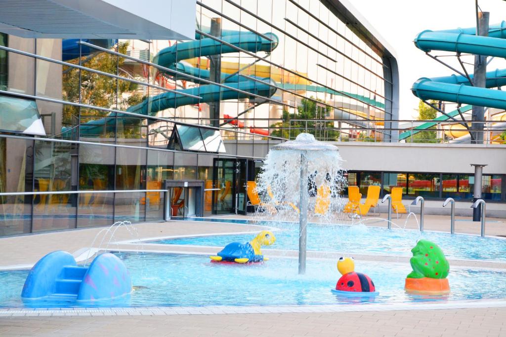 Bazén v ubytování Aqua Hotel nebo v jeho okolí