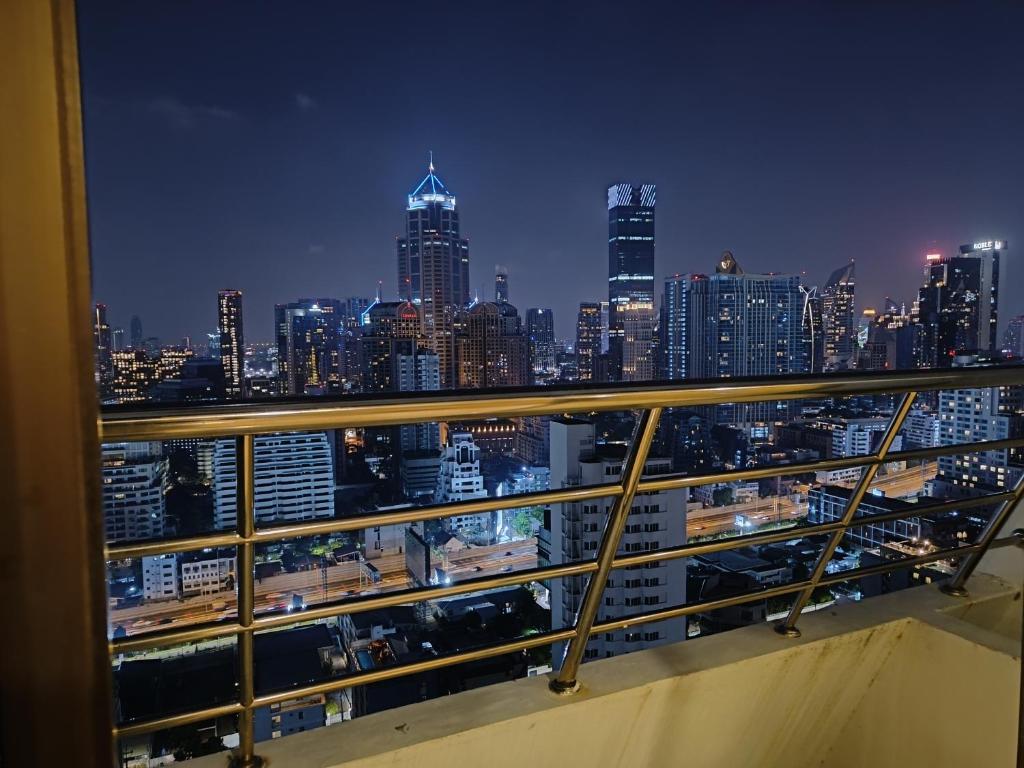 Omni Tower Nana Bangkok - Serviced Apartment on Sukhumvit Soi 4 - Resim 17