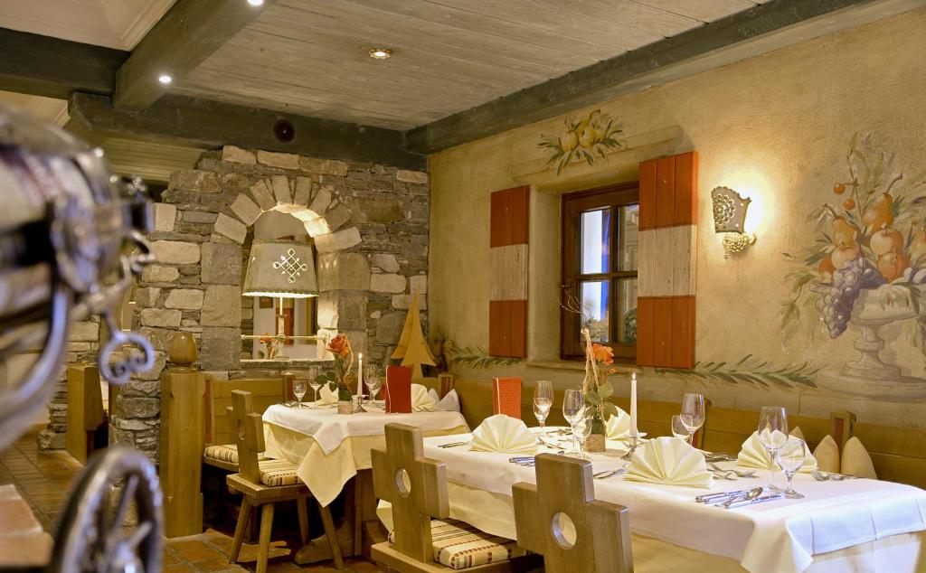 Restaurace v ubytování Hotel Zum Jungen Römer