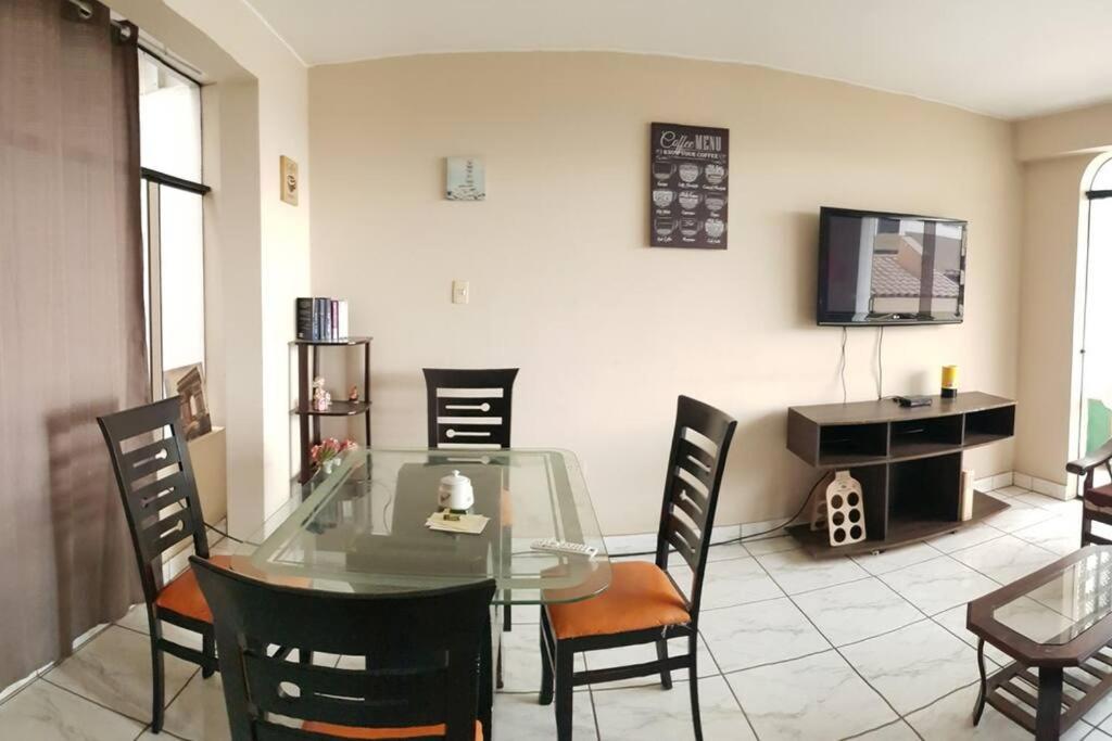 Spacious apartment espaldas CENTRUM, Surco (Peru Lima)