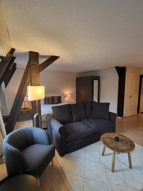 Posezení v ubytování Stylish Apartment in the Heart of Zug by Airhome