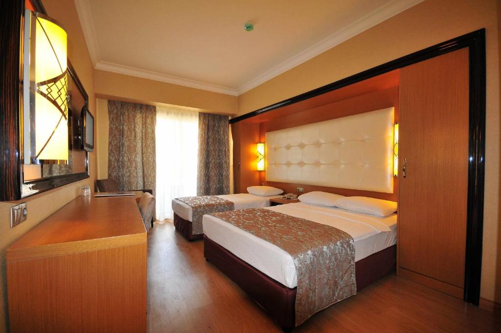 Pasa Beach Hotel - 