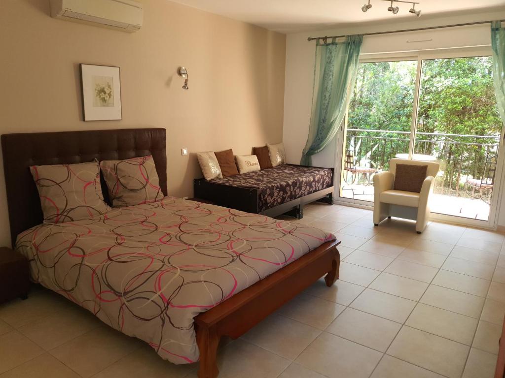 Villa des masques - Deluxe Double Room With Balcony