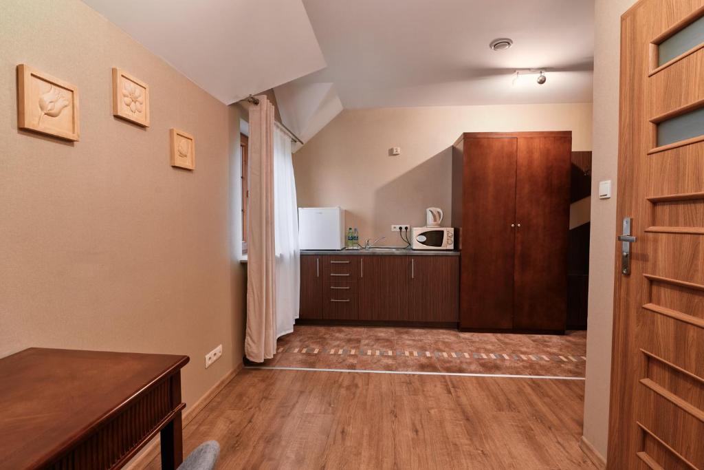 Artis Dom Gościnny - Family Room With Shared Bathroom