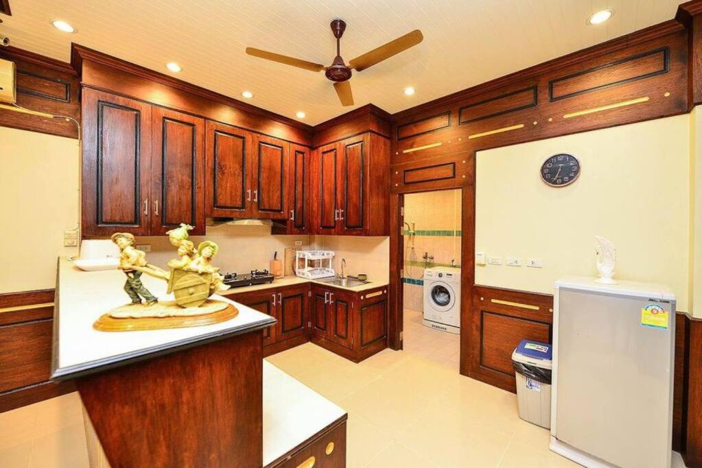 فضای داخلی Unique&Nice 7BD pool villa in heart Nanai Patong در پوکت - تصویر ۳