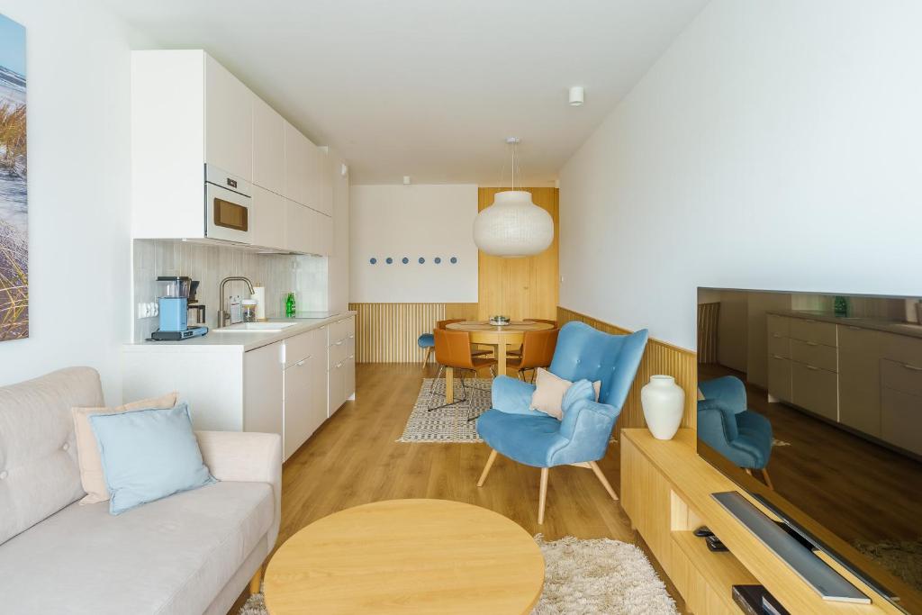 Kuchyňa alebo kuchynka v ubytovaní Apartament DUNE SurfingBird Dźwirzyno