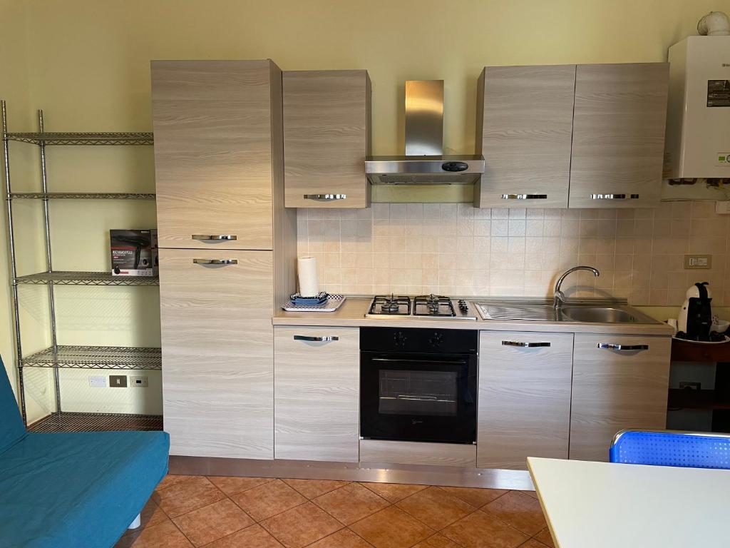Kuchnia lub aneks kuchenny w obiekcie Milano Canal Apartments