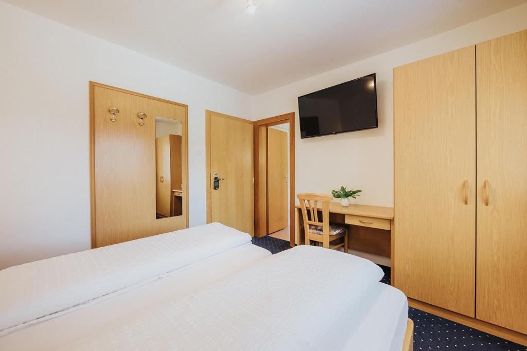 Hotel Bischofhof - Bistro Jasmin - Standard Double Room