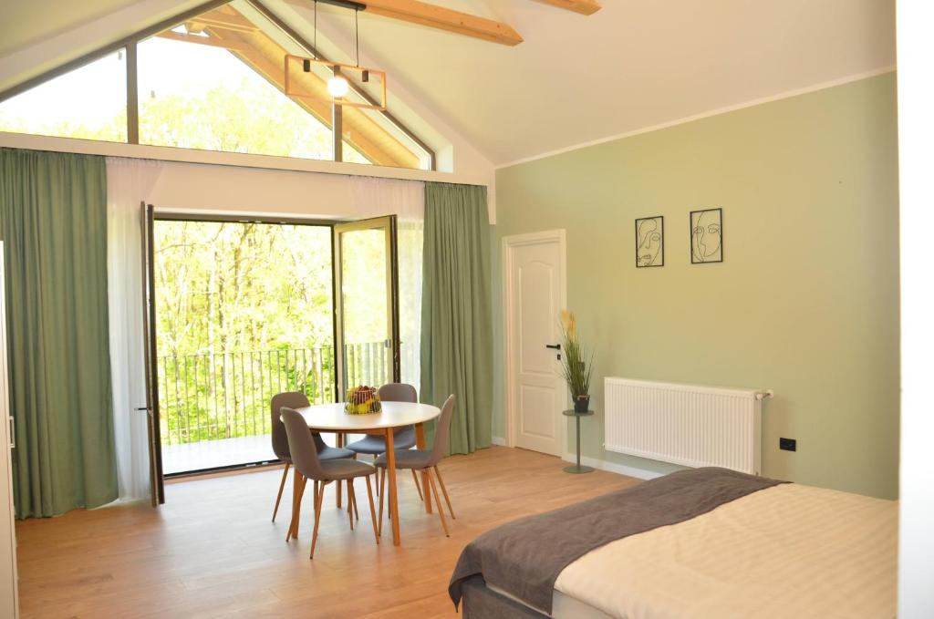 Forest Boutique - Resim 2