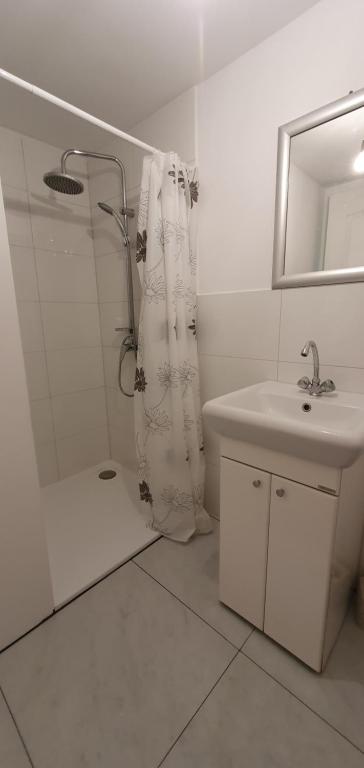 Kamar mandi di Agroturystyka ,, Na Zadupiu,,