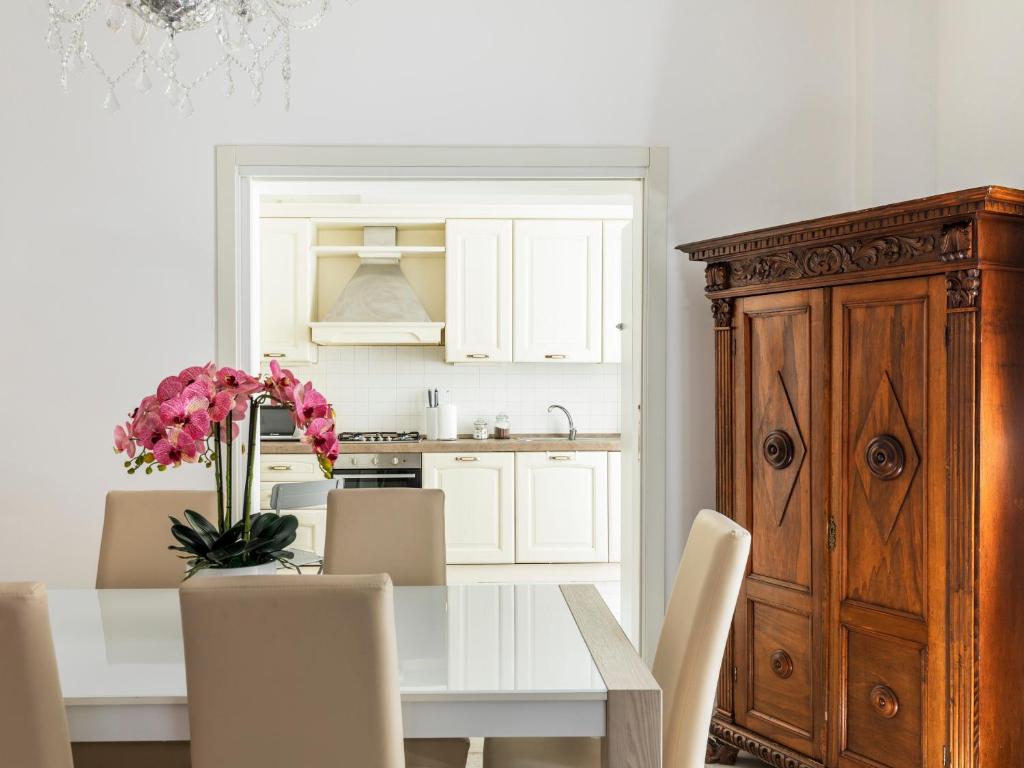 Kuchyň nebo kuchyňský kout v ubytování FCR Rome Apartments Gracchi Vatican