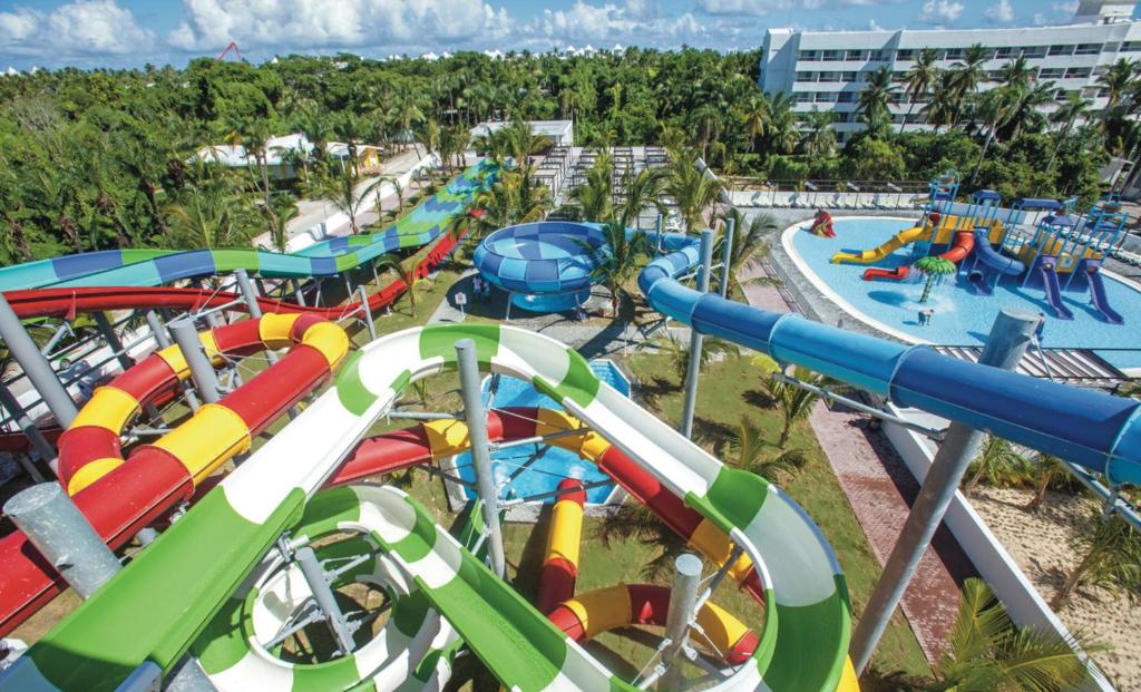 Bazén v ubytování Riu Palace Bavaro - All Inclusive nebo v jeho okolí