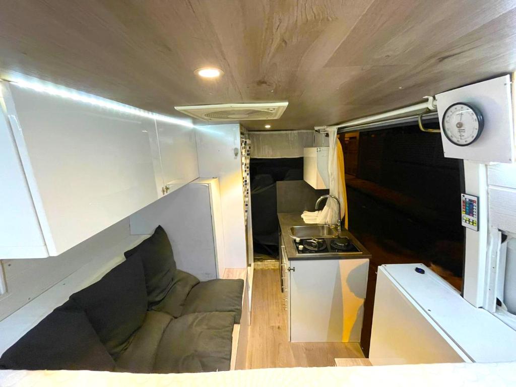 Kuchyň nebo kuchyňský kout v ubytování Furgoneta Camper La Gomera 1