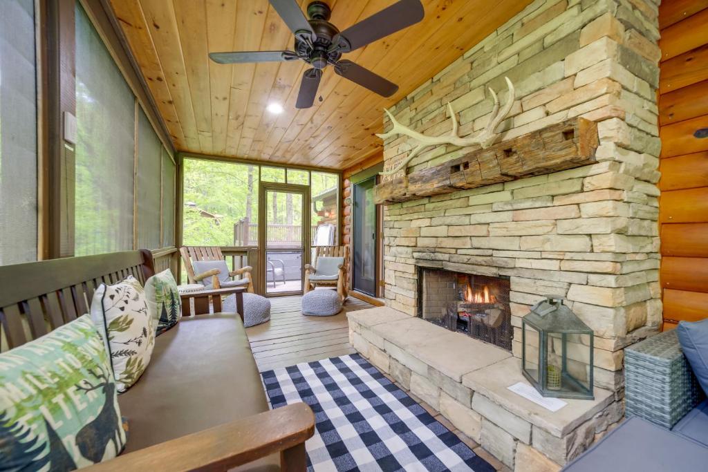 Vacation Home Cozy Maggie Valley Cabin Rental with Private Hot Tub, NC