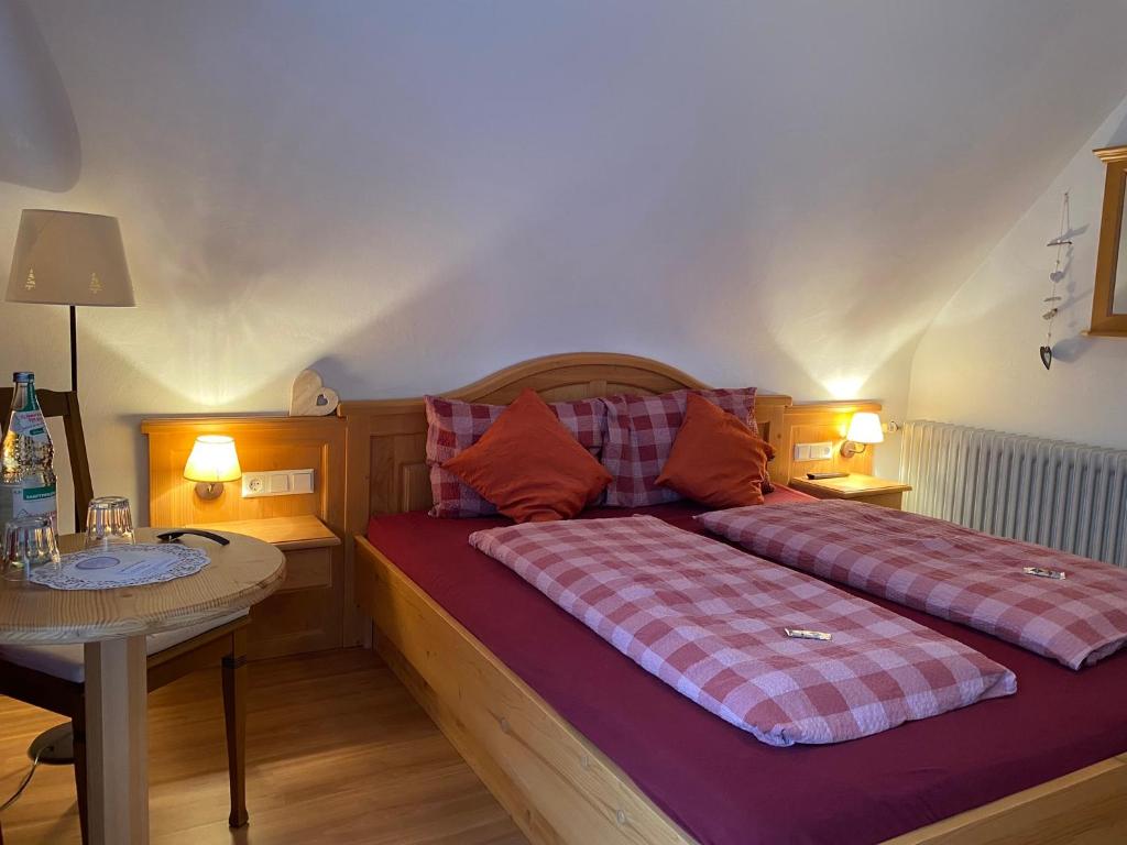 Swens Relax Pension - inklusive Hochschwarzwaldkarte und Halbpension - Double Room With Balcony