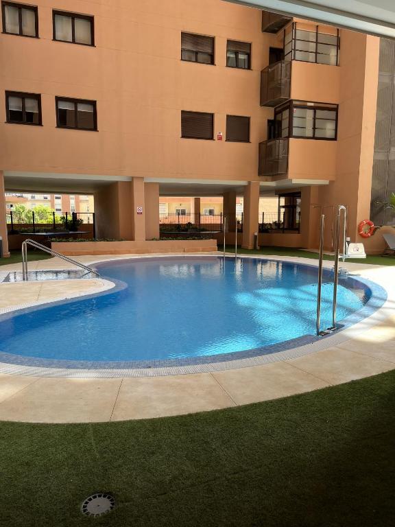 Basen w obiekcie -MalagaSunApts-SkyGarden Teatinos Pool Playground lub w pobliżu