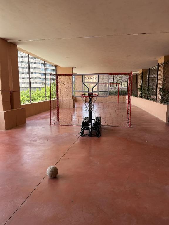 Centrum fitness w obiekcie -MalagaSunApts-SkyGarden Teatinos Pool Playground
