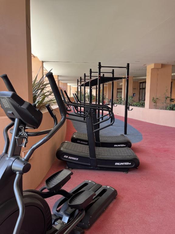 Centrum fitness w obiekcie -MalagaSunApts-SkyGarden Teatinos Pool Playground