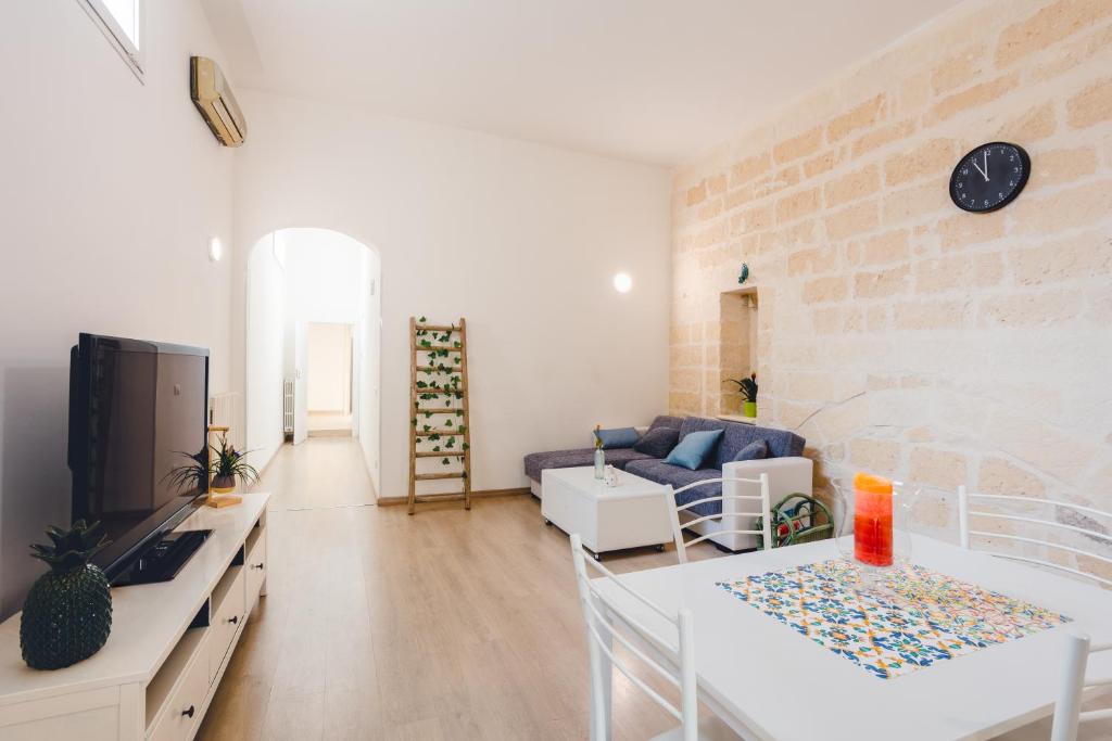 ConVivo Apartment Palazzo Galateo Private Rooftop Terrace, Lecce