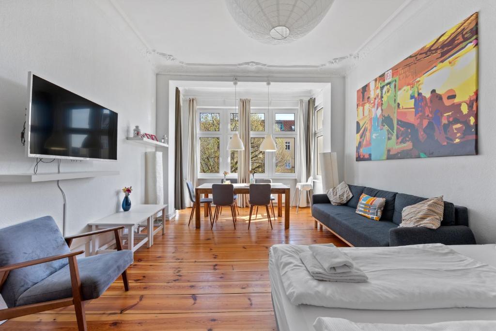 Μια τηλεόραση ή/και κέντρο ψυχαγωγίας στο primeflats - Apartment Togo Berlin-Wedding