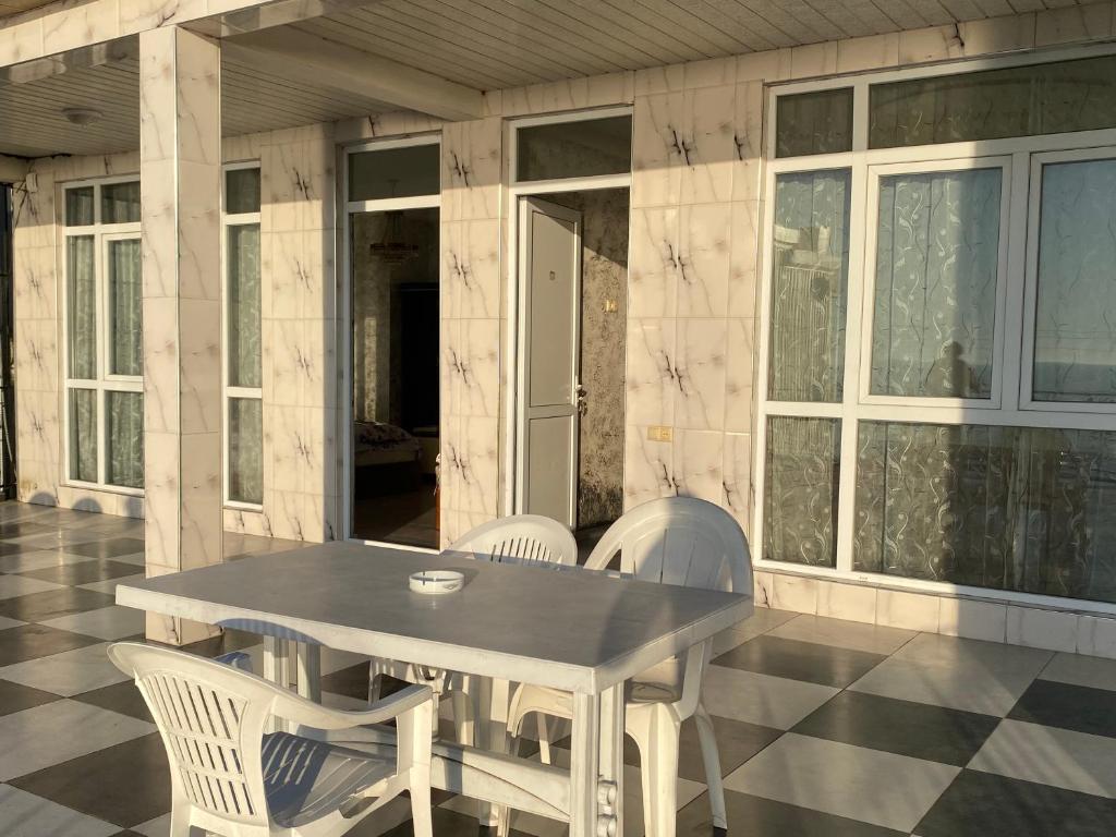 Balkón nebo terasa v ubytování Merab House