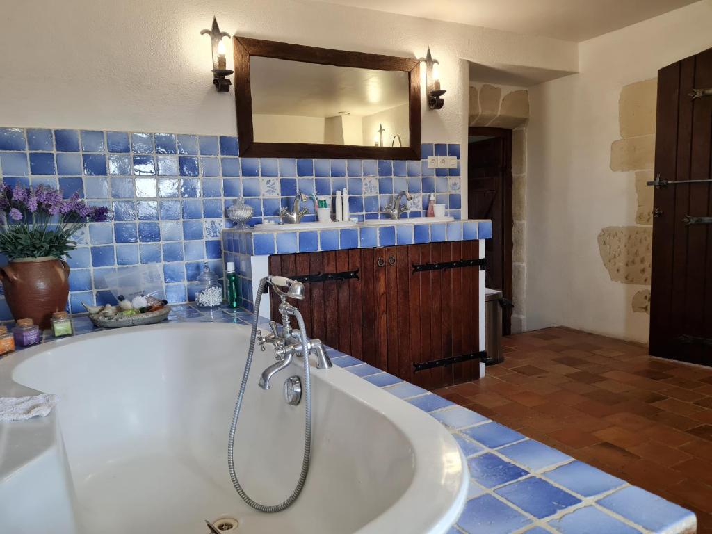 Zdjęcie z galerii obiektu Manoir de la Beuneche - location de chambres w mieście Guécélard