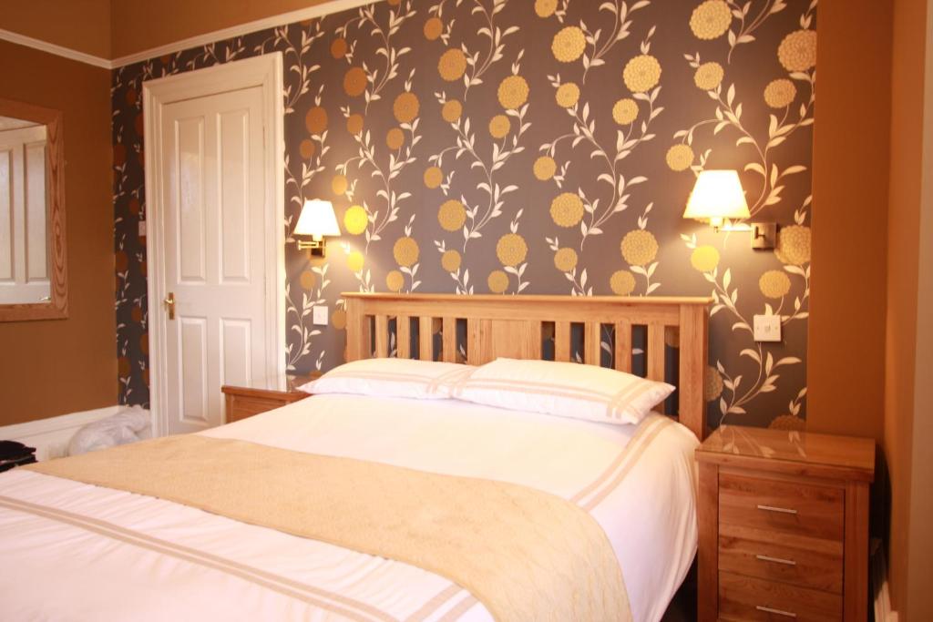 Brentwood Guest House - King Double Ensuite - First Floor - Room 5