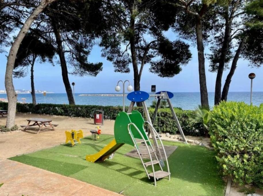 Fotografie z fotogalerie ubytování Internacional I. Primerísima línea de playa v destinaci Vilafortuny