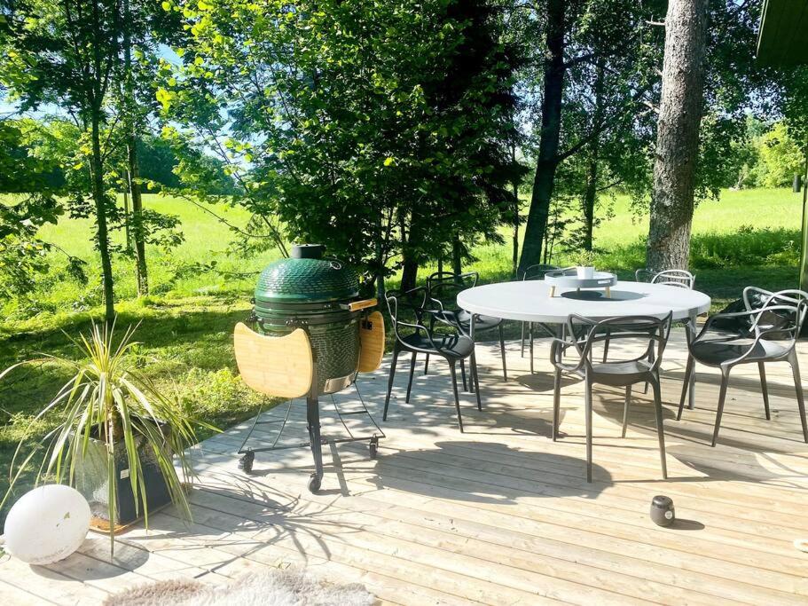Zahrada ubytování House and sauna where city comforts meet nature