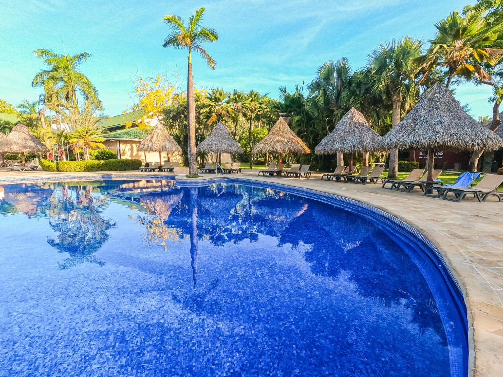 Bazén v ubytování Barceló Tambor - All Inclusive nebo v jeho okolí