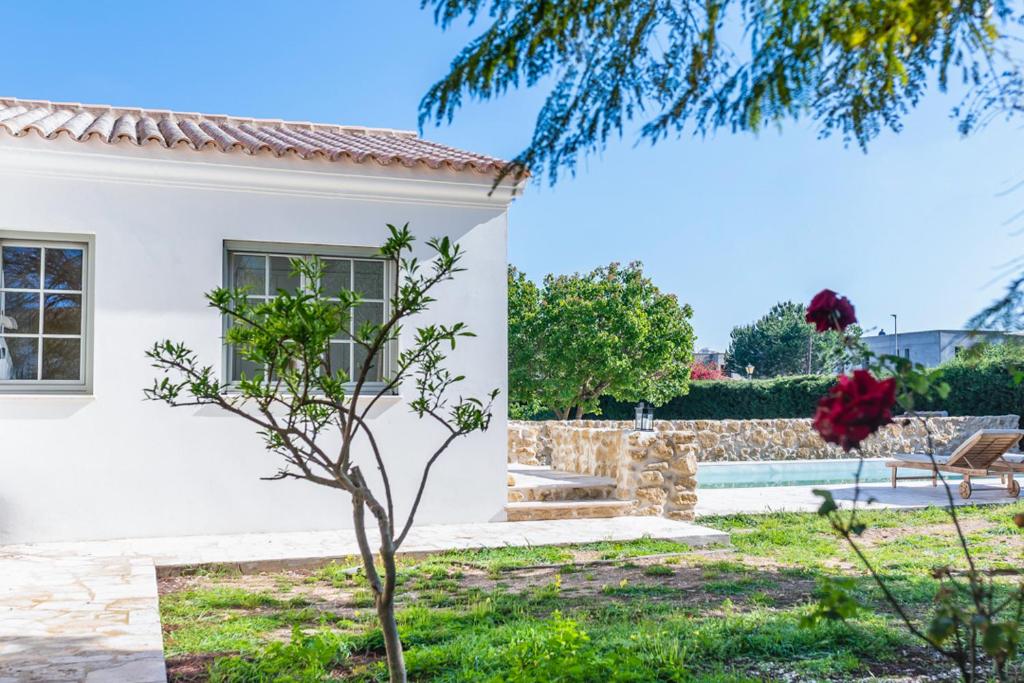 Fotografie z fotogalerie ubytování ONLY FAMILIES Villa and Guest House with Private Pool v destinaci Chiclana de la Frontera