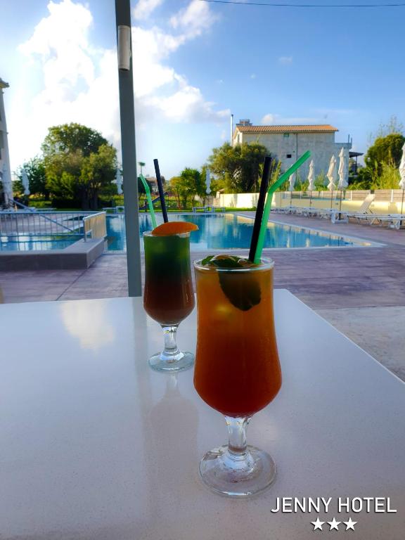 Bazén v ubytování Jenny Hotel nebo v jeho okolí