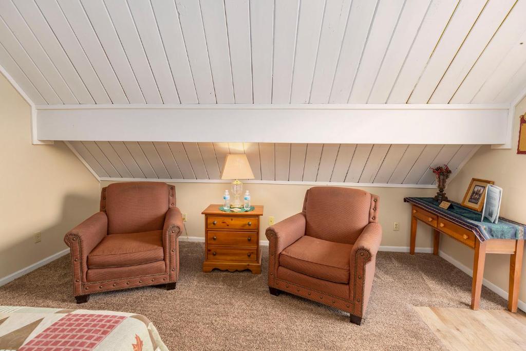 Sweetgrass Inn Bed & Breakfast - Deluxe Double Room With Balcony