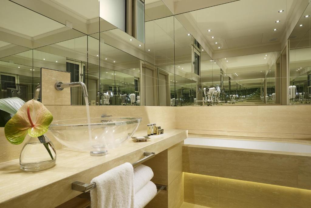 Koupelna v ubytování Grand Hotel Minerva