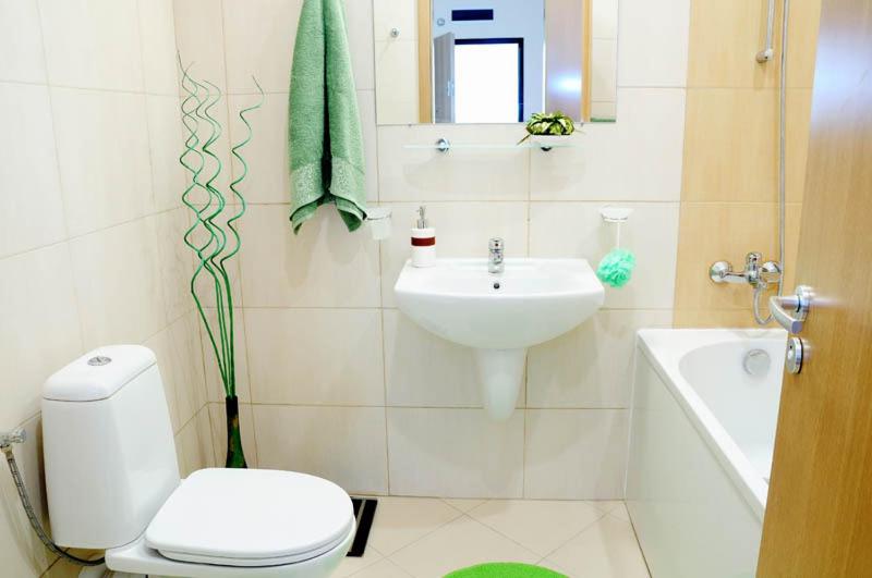 A bathroom at Sea Dream Rental Apartments