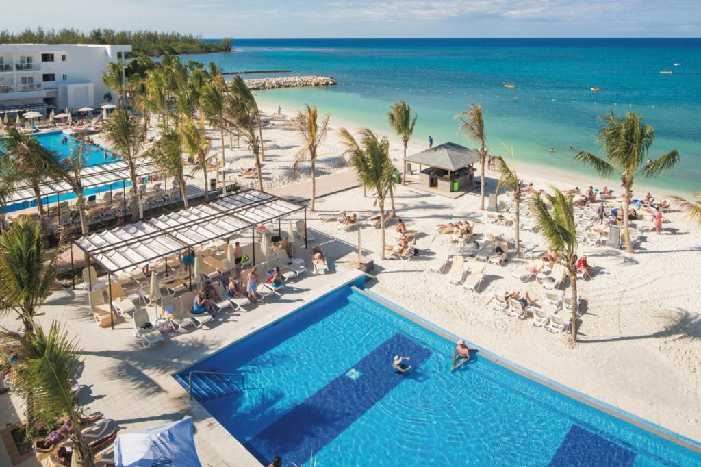 Bassein majutusasutuses Riu Reggae - Adults Only - All Inclusive või selle lähedal