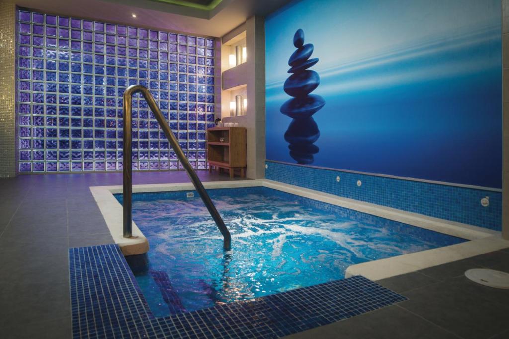 Bassein majutusasutuses Riu Reggae - Adults Only - All Inclusive või selle lähedal