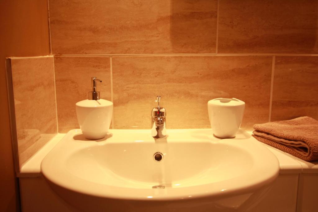 Brentwood Guest House - Single Room - Room 4