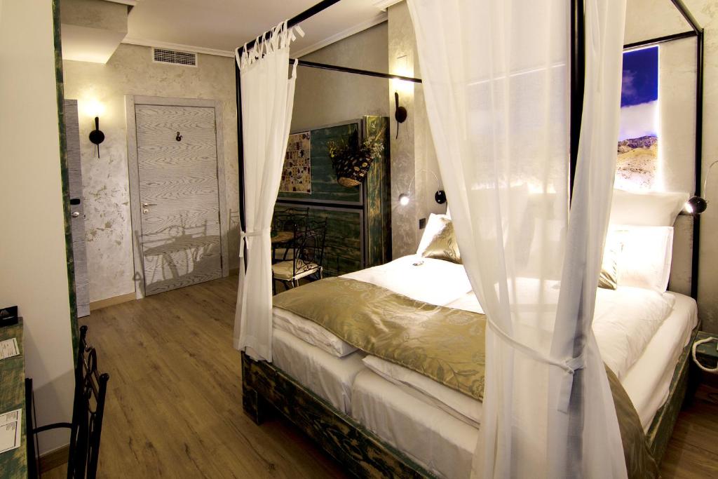Boutique Hotel Sierra de Alicante - Triple Room With Balcony-Sierra De Maigmó