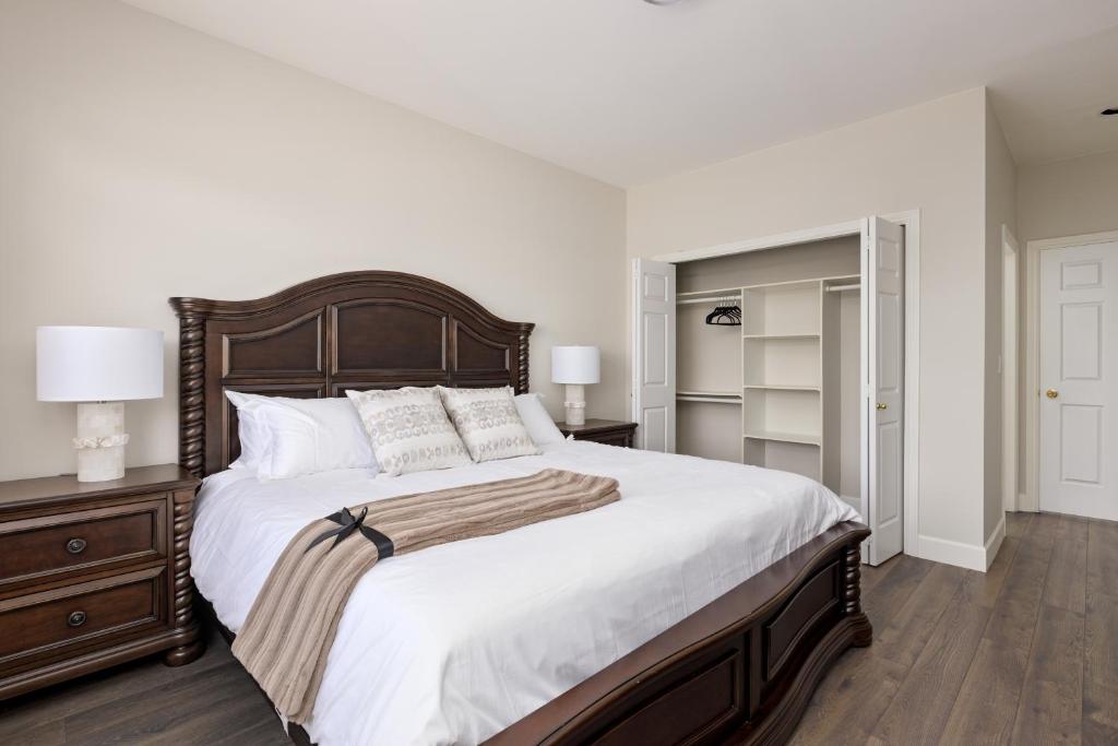 West Coast Cozy Home photo