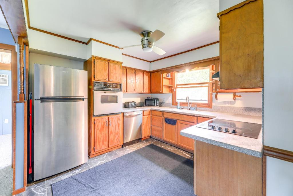 North Carolina Getaway Near Kayaking and Fishing!, Oriental (updated