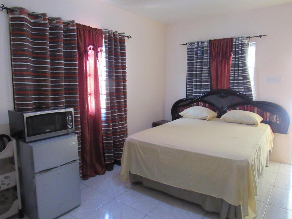 Acacia Apts, Montego Bay AC, Free WiFi, Hotwater, Montego Bay (updated
