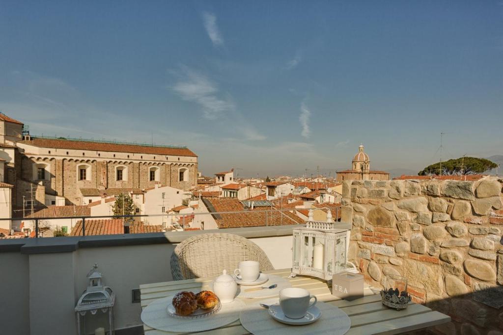 Apartments Florence Beautiful Terrace Serragli, Florence (updated