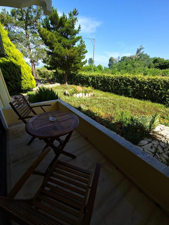A garden outside Alexandra Apartment 1