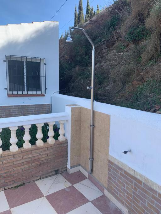 Balkón alebo terasa v ubytovaní Casa Anhelando Andalucia - Een 8p villa met verwarmd zwembad op een heuveltop met magnifiek uitzicht, waaronder zeezicht, nabij dorp en strand