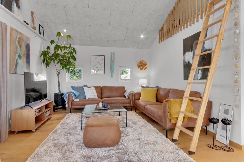 Posezení v ubytování Beautiful Home In Blokhus With 1 Bedrooms
