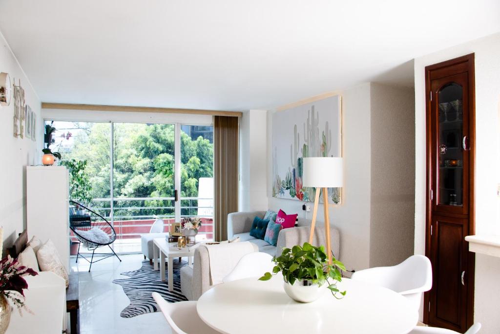 WTC, Amplio departamento para 8 personas - Housity