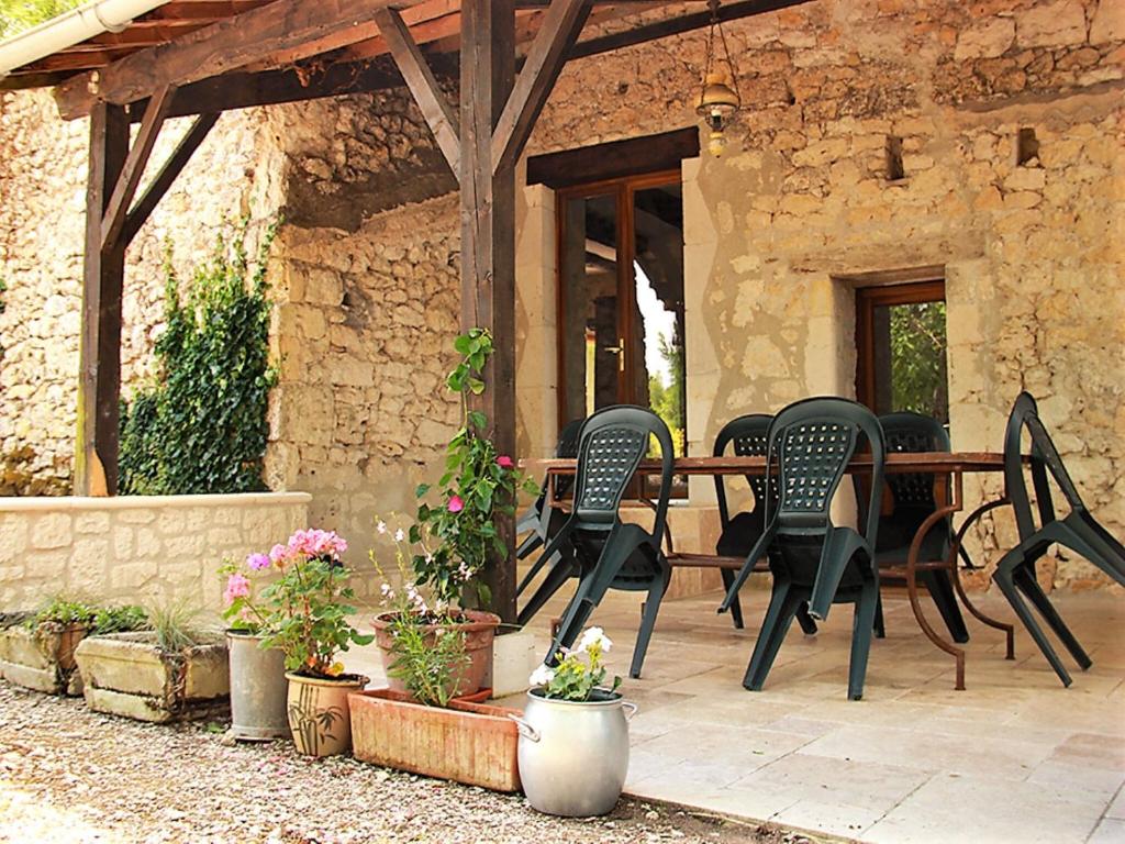 Vacation Home Charming modernised authentic farmhouse in Bourg De Visa with  Pool, Bourg-de-Visa, France - Booking.com